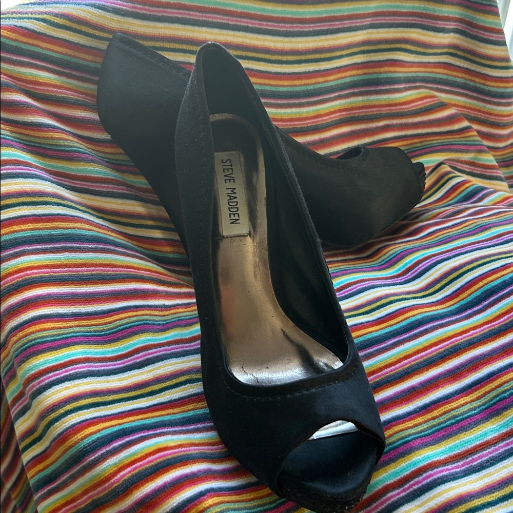 Steve Madden Elegant Black Peep Toe Pumps size 9.5